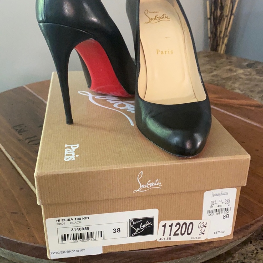 Sz 38 - authentic, excellent shape - free shipping